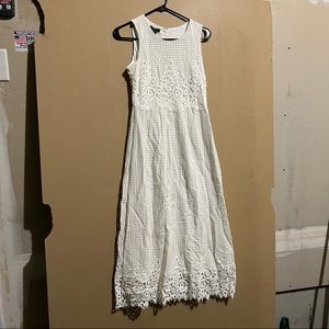Alfani size 2 white long lace islet cut maxi dress